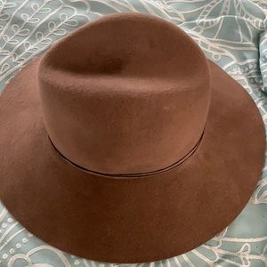 Janessa Leone Fedora hat
